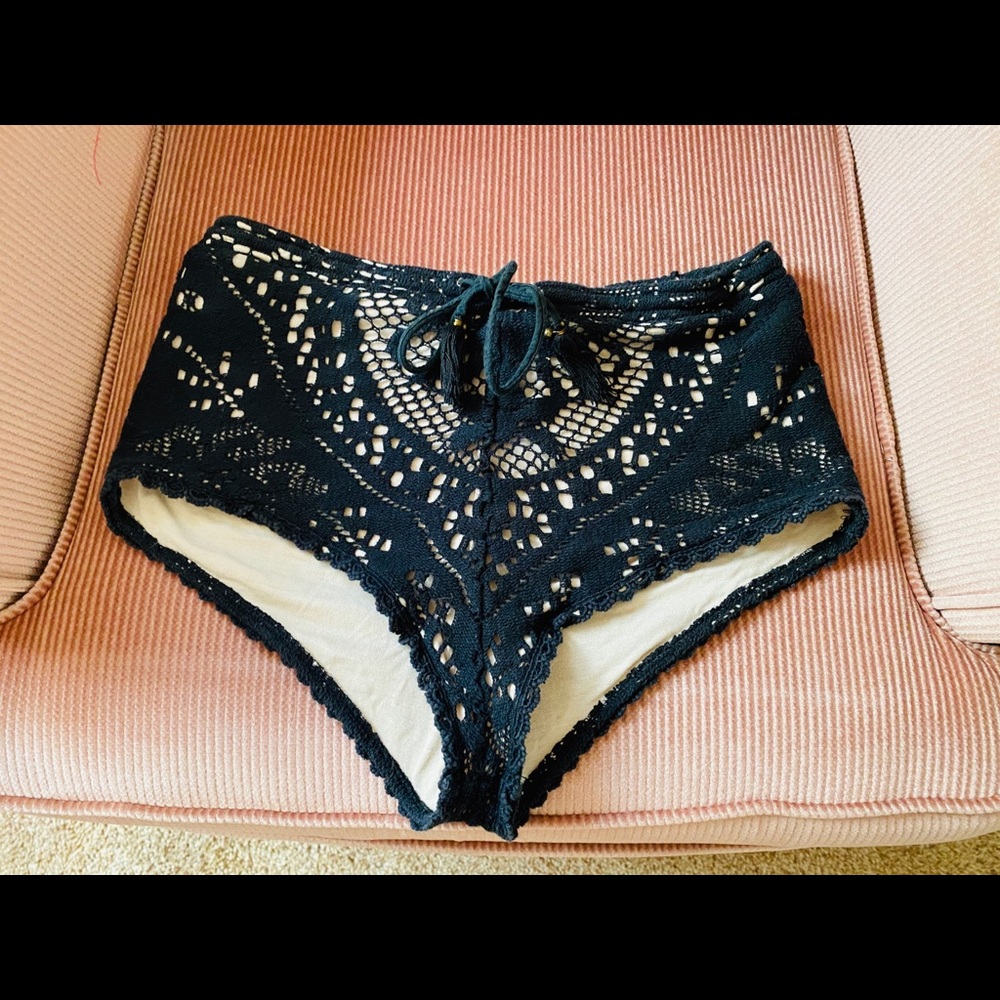 SOLD Photos of Spell black Fleetwood shorts